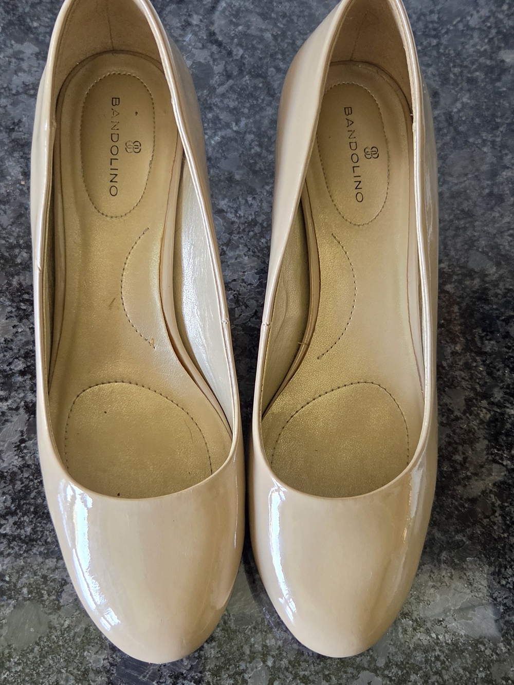 Bandolino Glossy Nude Beige Patent Pumps Heels 7.5